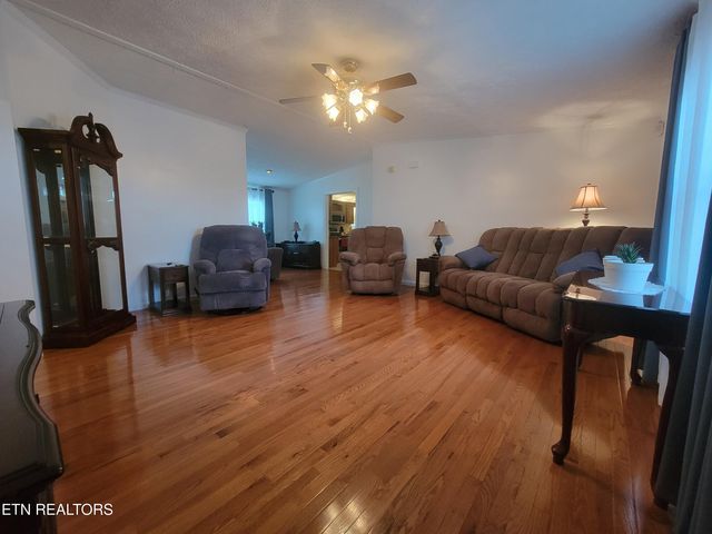 6002 Janeway Rd, Maryville, TN 37801