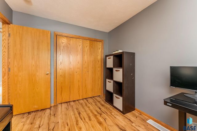 7420 W Luke Dr Drive, Sioux Falls, SD 57106