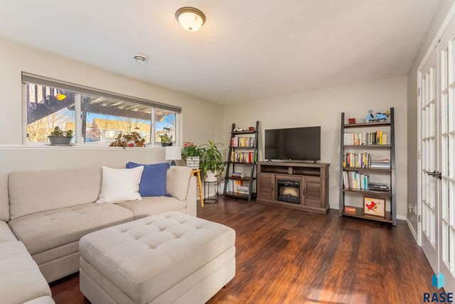 7420 W Luke Dr Drive, Sioux Falls, SD 57106