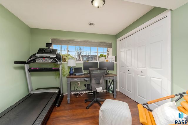 7420 W Luke Dr Drive, Sioux Falls, SD 57106