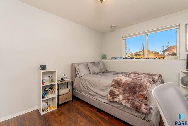 7420 W Luke Dr Drive, Sioux Falls, SD 57106