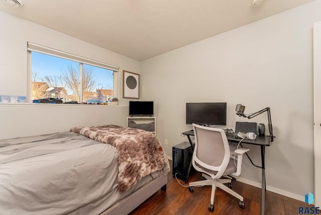 7420 W Luke Dr Drive, Sioux Falls, SD 57106