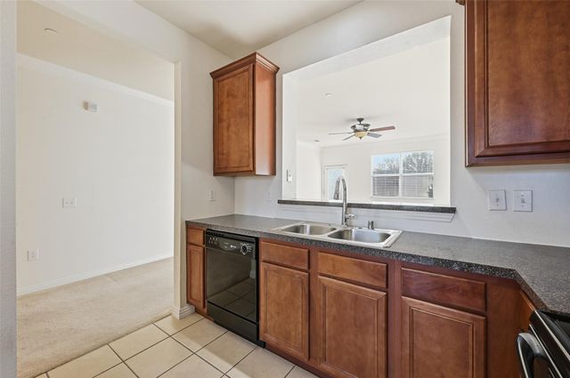 252 Heritage Hill Drive, Lewisville, TX 75067