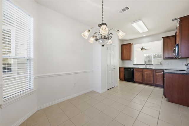 252 Heritage Hill Drive, Lewisville, TX 75067