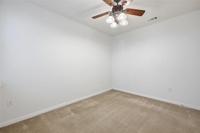 252 Heritage Hill Drive, Lewisville, TX 75067