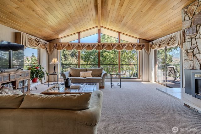 1701 Skyline Drive, Wenatchee, WA 98801