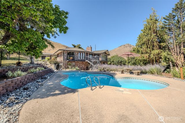 1701 Skyline Drive, Wenatchee, WA 98801