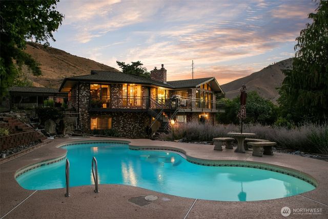 1701 Skyline Drive, Wenatchee, WA 98801