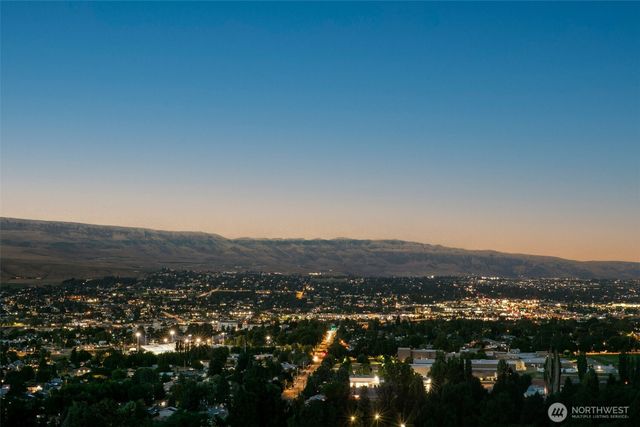 1701 Skyline Drive, Wenatchee, WA 98801