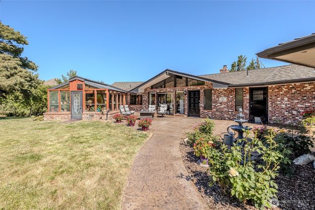 1701 Skyline Drive, Wenatchee, WA 98801