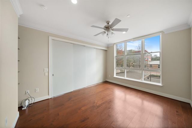 1419 Montrose Boulevard 202, Houston, TX 77019