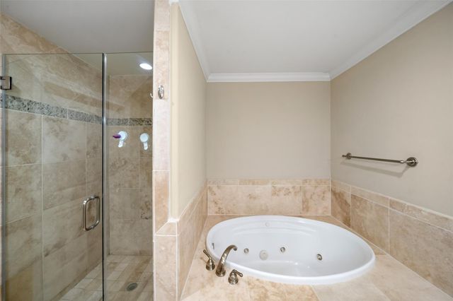 1419 Montrose Boulevard 202, Houston, TX 77019