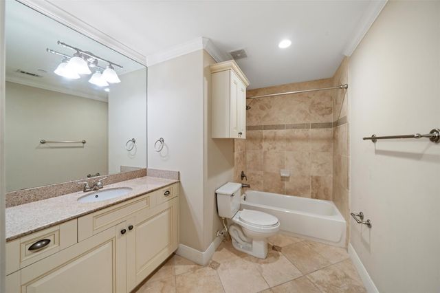 1419 Montrose Boulevard 202, Houston, TX 77019