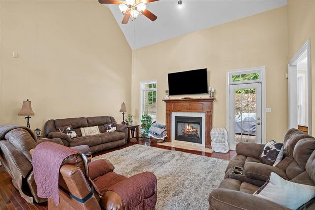 411 Amanda Way, Rocky Face, GA 30740
