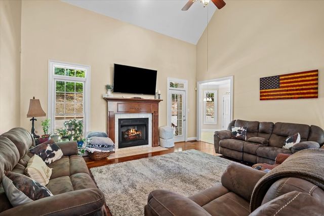 411 Amanda Way, Rocky Face, GA 30740