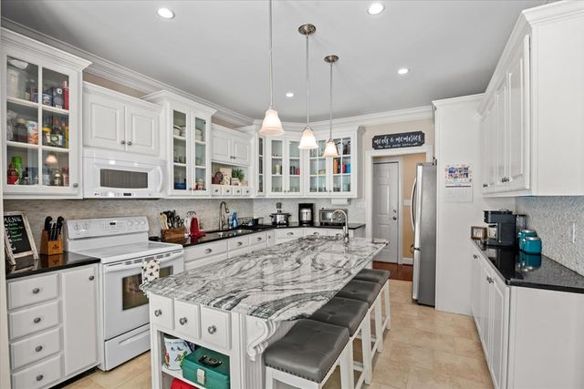 411 Amanda Way, Rocky Face, GA 30740