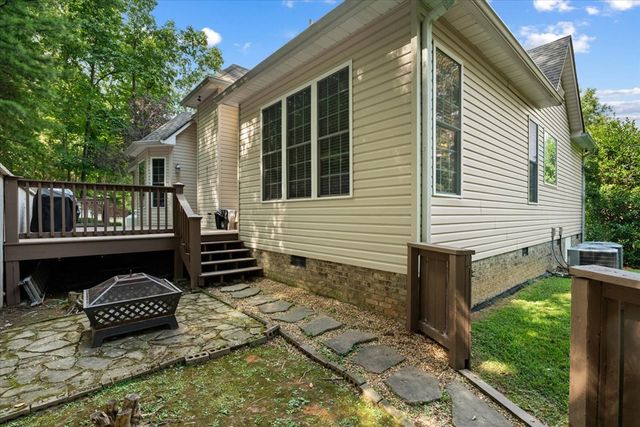 411 Amanda Way, Rocky Face, GA 30740