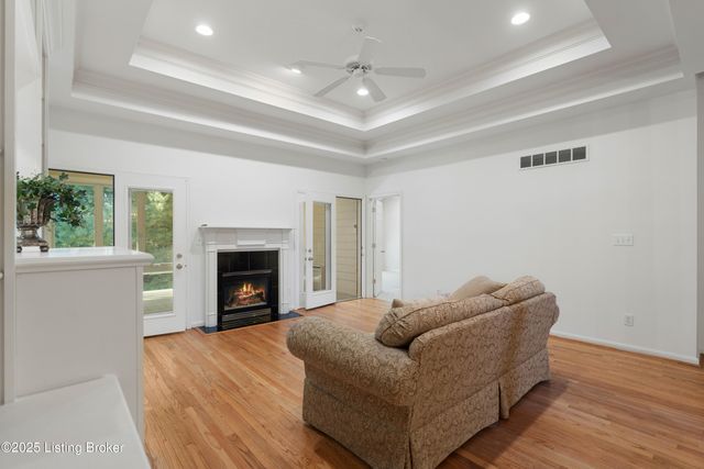 902 Forest Bridge Rd, Louisville, KY 40223