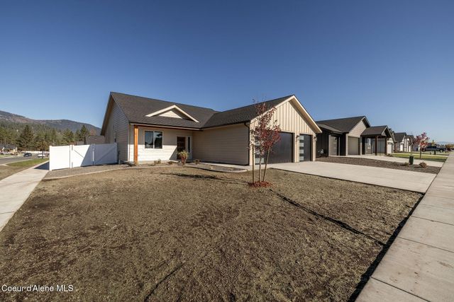 9141 W Cultivator Ave, Rathdrum, ID 83858