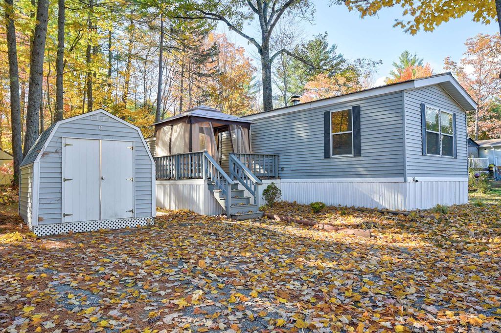 42 Buckingham Drive, Conway, NH 03818