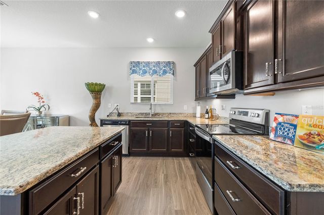 8048 ARTISAN CIRCLE, Seminole, FL 33777