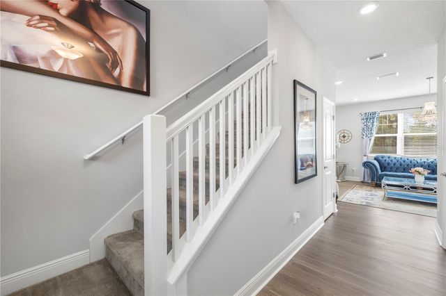 8048 ARTISAN CIRCLE, Seminole, FL 33777