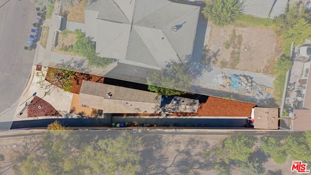 2216 5th Avenue, Los Angeles, CA 90018