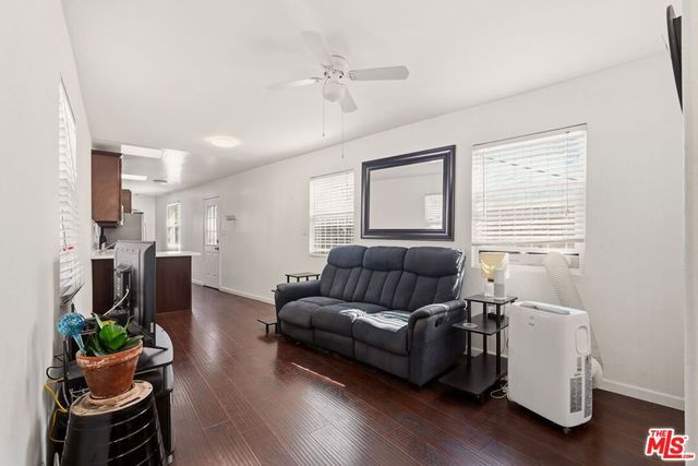 2216 5th Avenue, Los Angeles, CA 90018