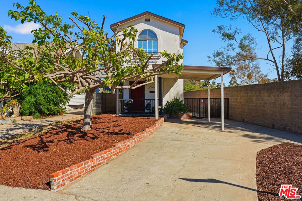 2216 5th Avenue, Los Angeles, CA 90018 — photo 3