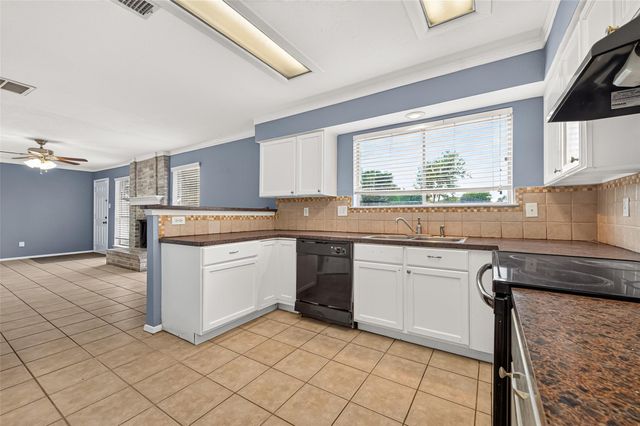 10711 Fallbrook Drive, Houston, TX 77064