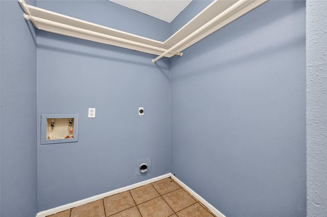 10711 Fallbrook Drive, Houston, TX 77064