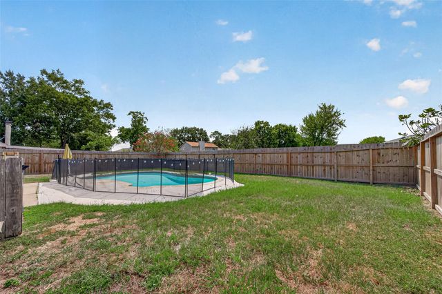 10711 Fallbrook Drive, Houston, TX 77064