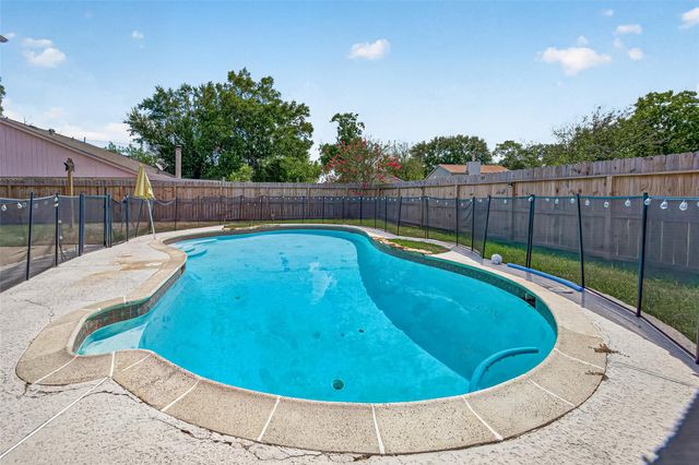 10711 Fallbrook Drive, Houston, TX 77064