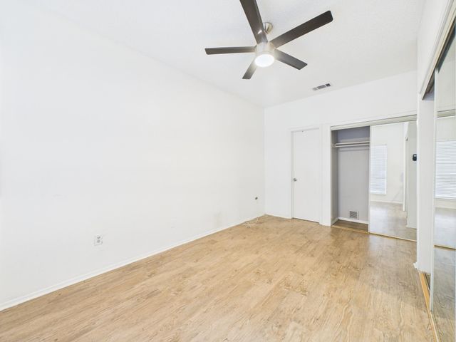 806 W 24th ST 114, Austin, TX 78705