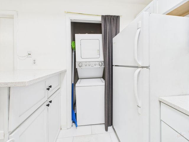 806 W 24th ST 114, Austin, TX 78705