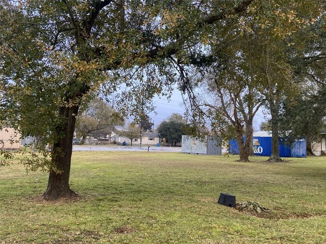 1304 Penick Road, Waller, TX 77484