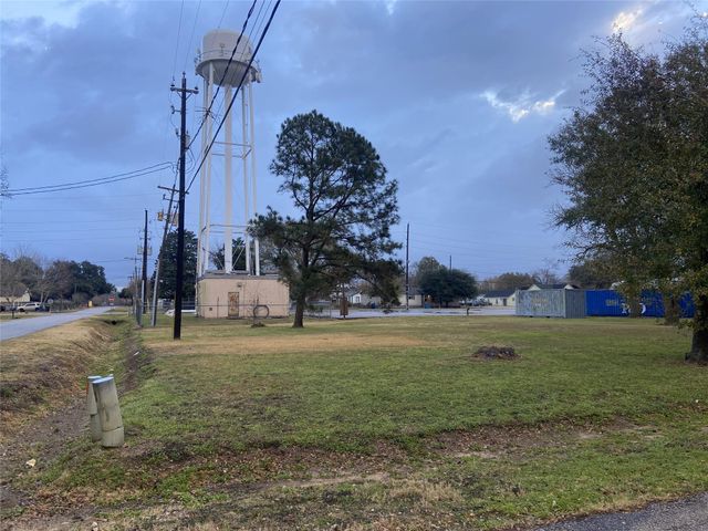 1304 Penick Road, Waller, TX 77484