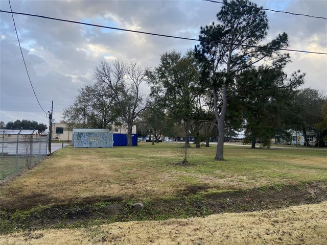 1304 Penick Road, Waller, TX 77484