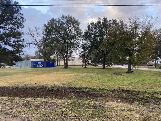 1304 Penick Road, Waller, TX 77484