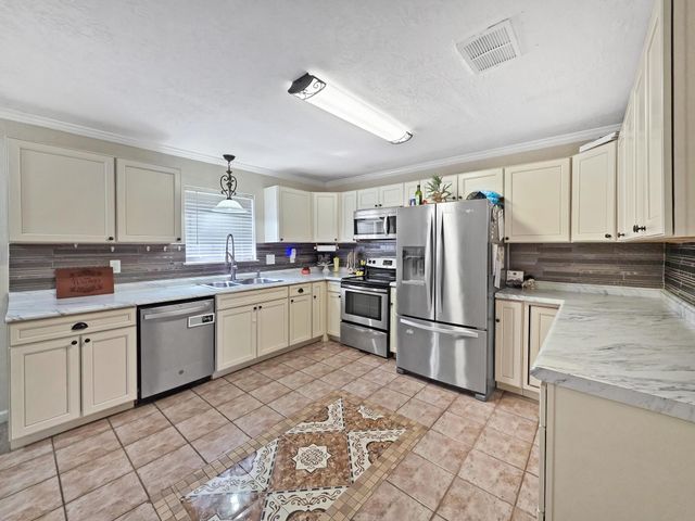 13375 Craig Lane, Beaumont, TX 77713