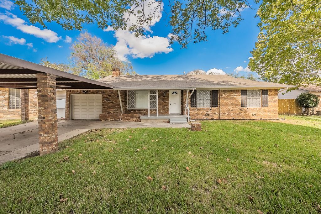 2258 Roberts Cut Off Road, Sansom Park, TX 76114 — exterior