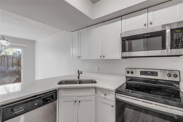 1124 MILL RUN CIRCLE, Apopka, FL 32703