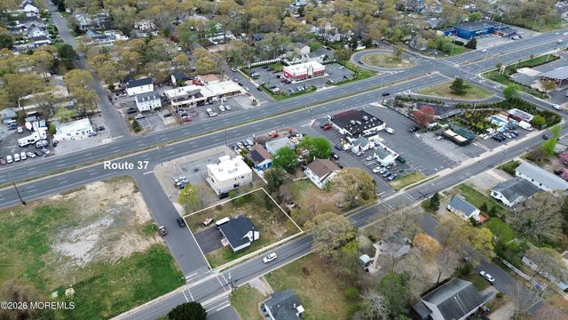 506 Lloyd Road, Toms River, NJ 08753