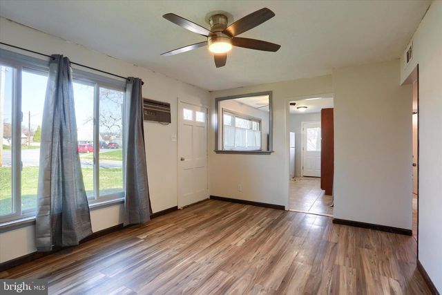 354 CYPRESS DR, Middletown, PA 17057