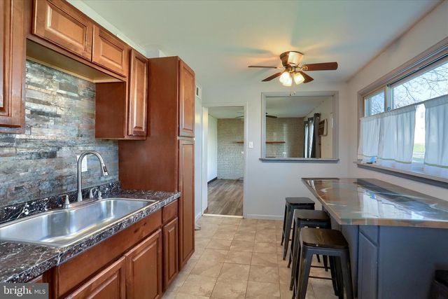 354 CYPRESS DR, Middletown, PA 17057