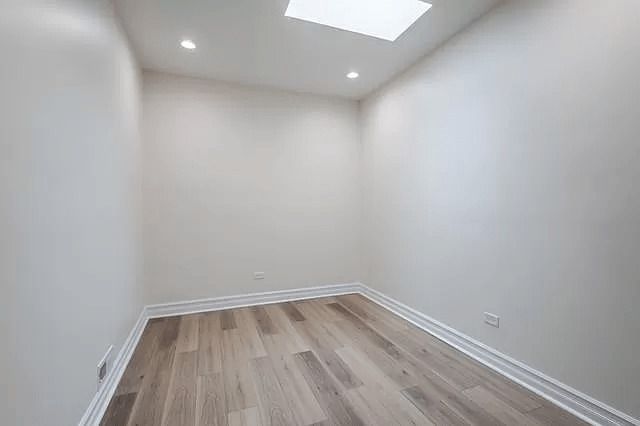 1013 W 18th Place, Chicago, IL 60608