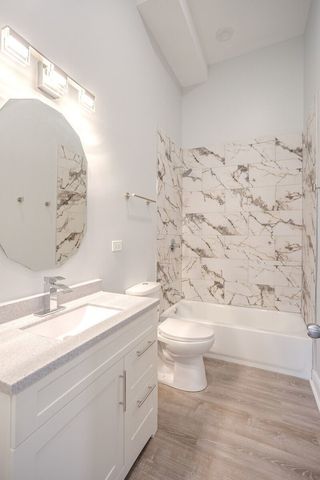 1013 W 18th Place, Chicago, IL 60608