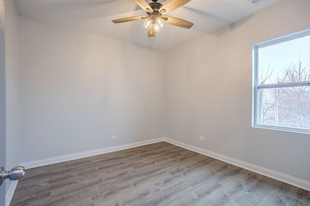 1013 W 18th Place, Chicago, IL 60608