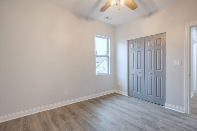 1013 W 18th Place, Chicago, IL 60608