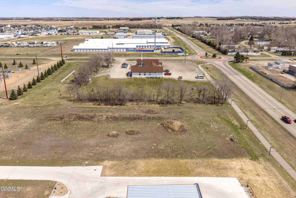 107 Mcdougall Drive, Lincoln, ND 58504 photo 7